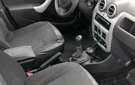 Renault Logan I, 2014 год, 550 000 рублей, 3 фотография