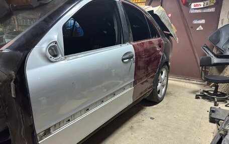 Mercedes-Benz C-Класс, 2001 год, 300 000 рублей, 38 фотография