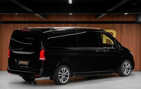 Mercedes-Benz V-Класс, 2017 год, 13 000 000 рублей, 4 фотография