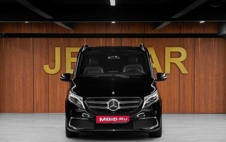 Mercedes-Benz V-Класс, 2017 год, 13 000 000 рублей, 2 фотография
