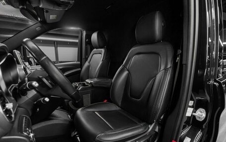 Mercedes-Benz V-Класс, 2017 год, 13 000 000 рублей, 8 фотография
