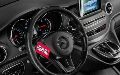 Mercedes-Benz V-Класс, 2017 год, 13 000 000 рублей, 11 фотография