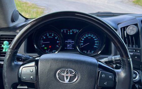 Toyota Land Cruiser 200, 2011 год, 3 680 000 рублей, 9 фотография