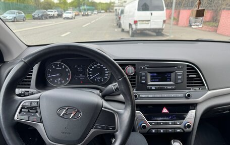 Hyundai Elantra VI рестайлинг, 2018 год, 1 650 000 рублей, 5 фотография