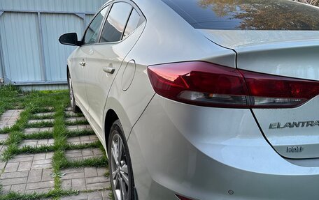 Hyundai Elantra VI рестайлинг, 2018 год, 1 650 000 рублей, 7 фотография