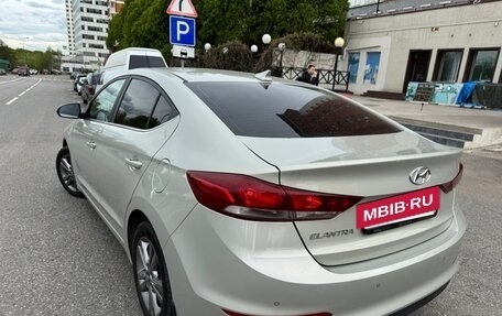 Hyundai Elantra VI рестайлинг, 2018 год, 1 650 000 рублей, 3 фотография