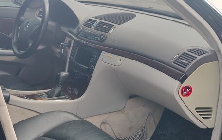 Mercedes-Benz E-Класс, 2003 год, 530 000 рублей, 6 фотография