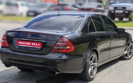 Mercedes-Benz E-Класс, 2003 год, 530 000 рублей, 4 фотография