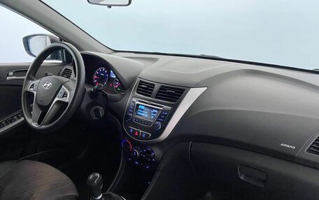 Hyundai Solaris II рестайлинг, 2015 год, 999 000 рублей, 17 фотография
