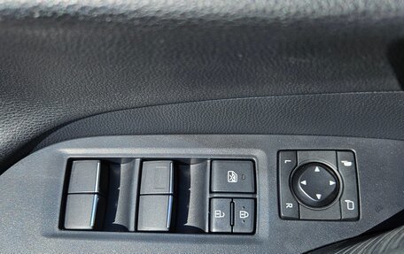 Toyota RAV4, 2021 год, 2 999 000 рублей, 11 фотография