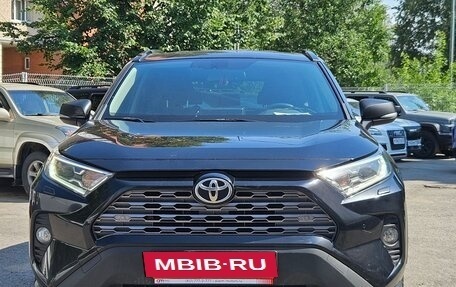 Toyota RAV4, 2021 год, 2 999 000 рублей, 2 фотография