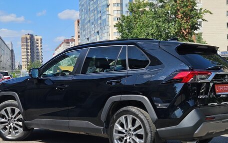 Toyota RAV4, 2021 год, 2 999 000 рублей, 4 фотография