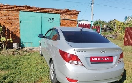 Hyundai Solaris II рестайлинг, 2012 год, 850 000 рублей, 3 фотография