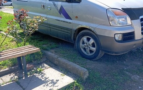 Hyundai H-1 II рестайлинг, 2006 год, 700 000 рублей, 3 фотография