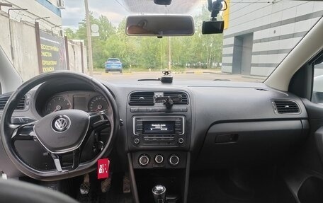 Volkswagen Polo VI (EU Market), 2015 год, 870 000 рублей, 3 фотография