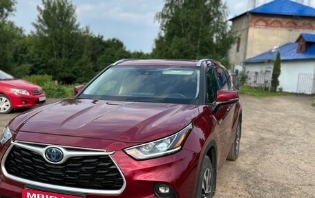 Toyota Highlander, 2021 год, 4 650 000 рублей, 2 фотография