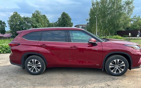 Toyota Highlander, 2021 год, 4 650 000 рублей, 3 фотография