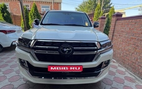 Toyota Land Cruiser 200, 2019 год, 5 300 000 рублей, 2 фотография