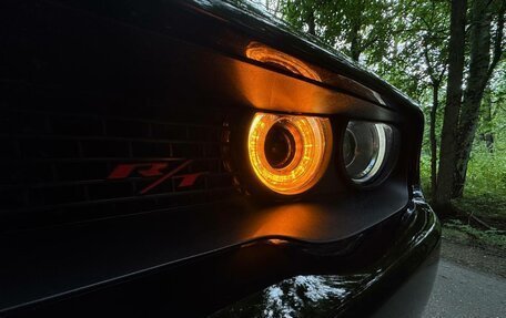 Dodge Challenger III рестайлинг 2, 2020 год, 3 900 000 рублей, 5 фотография