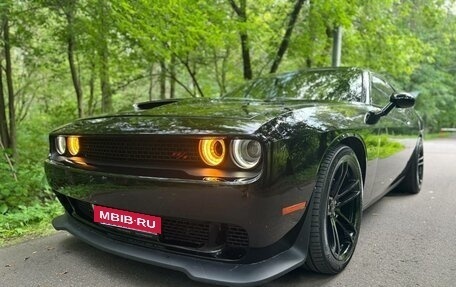 Dodge Challenger III рестайлинг 2, 2020 год, 3 900 000 рублей, 10 фотография