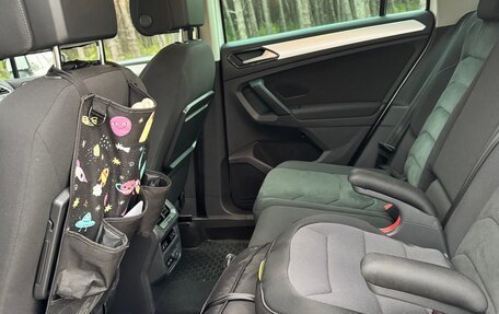 Volkswagen Tiguan II, 2018 год, 2 830 000 рублей, 9 фотография