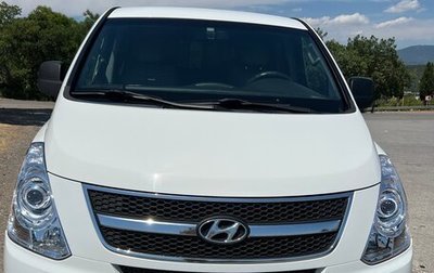Hyundai Grand Starex Grand Starex I рестайлинг 2, 2011 год, 1 850 000 рублей, 1 фотография