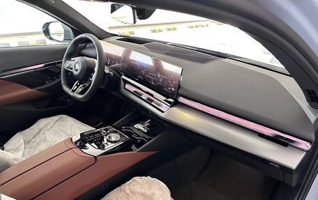 BMW 5 серия, 2024 год, 6 880 000 рублей, 11 фотография