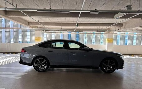 BMW 5 серия, 2024 год, 6 880 000 рублей, 5 фотография