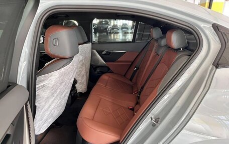 BMW 5 серия, 2024 год, 6 880 000 рублей, 23 фотография