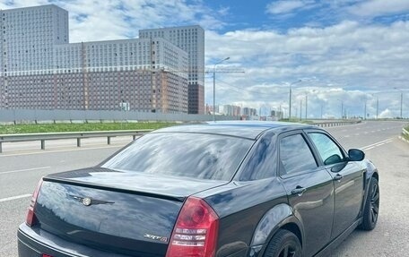 Chrysler 300C II, 2006 год, 2 000 000 рублей, 5 фотография