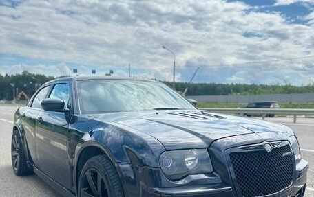 Chrysler 300C II, 2006 год, 2 000 000 рублей, 7 фотография