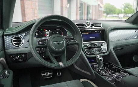 Bentley Bentayga I, 2021 год, 25 000 000 рублей, 9 фотография