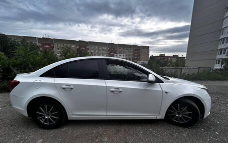 Chevrolet Cruze II, 2011 год, 639 000 рублей, 2 фотография