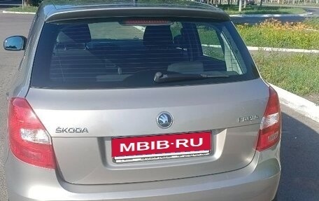 Skoda Fabia II, 2013 год, 850 000 рублей, 3 фотография