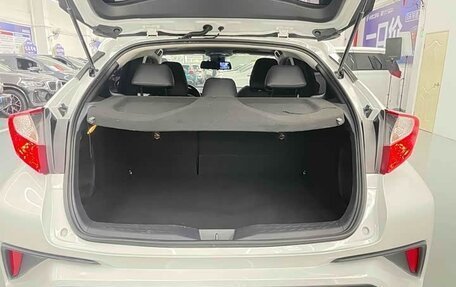 Toyota C-HR I рестайлинг, 2021 год, 1 679 080 рублей, 19 фотография