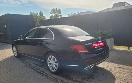 Mercedes-Benz E-Класс, 2018 год, 3 950 000 рублей, 3 фотография