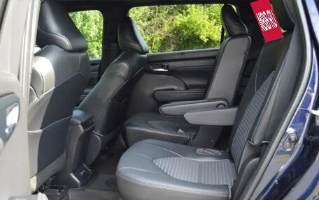 Toyota Highlander, 2022 год, 3 556 000 рублей, 18 фотография