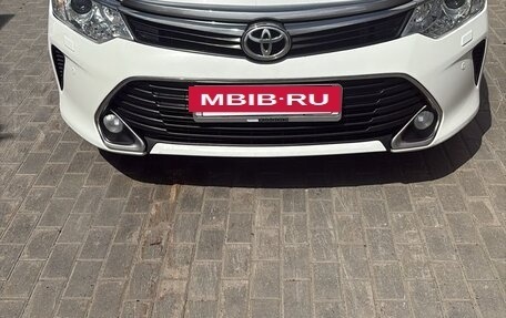 Toyota Camry, 2016 год, 2 080 000 рублей, 2 фотография