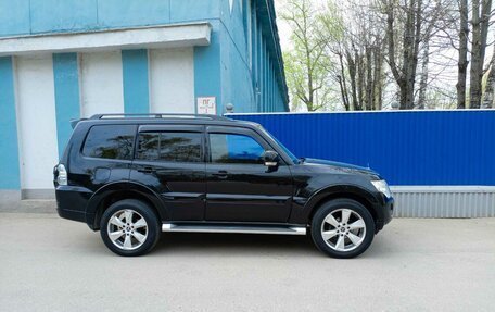 Mitsubishi Pajero IV, 2011 год, 1 750 000 рублей, 2 фотография