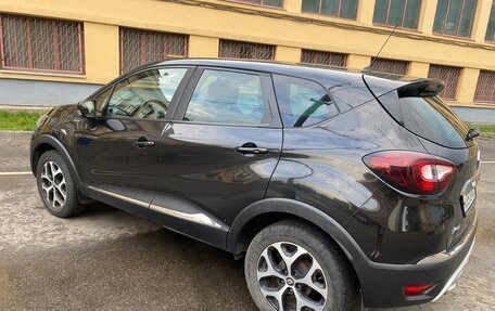 Renault Kaptur I рестайлинг, 2018 год, 1 800 000 рублей, 6 фотография