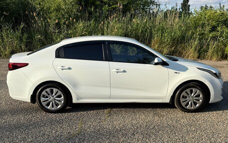 KIA Rio IV, 2017 год, 1 460 000 рублей, 6 фотография