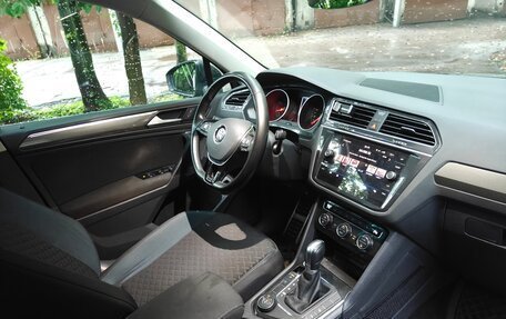 Volkswagen Tiguan II, 2019 год, 2 690 000 рублей, 13 фотография