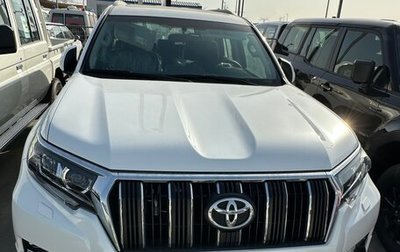 Toyota Land Cruiser Prado 150 рестайлинг 2, 2022 год, 6 800 000 рублей, 1 фотография