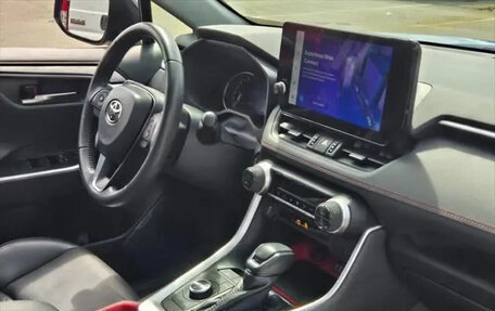 Toyota RAV4, 2023 год, 3 100 000 рублей, 11 фотография