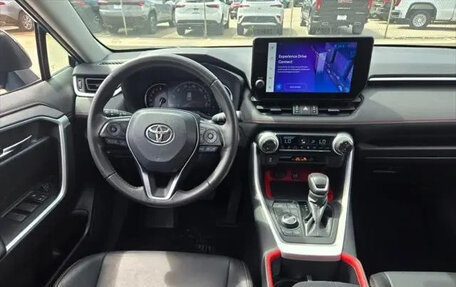 Toyota RAV4, 2023 год, 3 100 000 рублей, 15 фотография