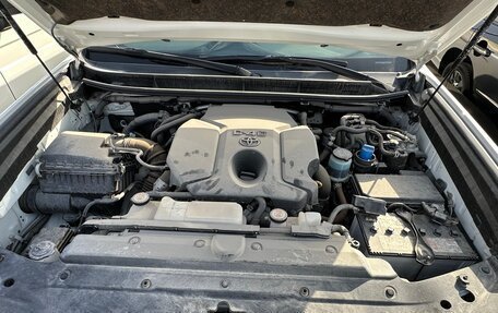 Toyota Land Cruiser Prado 150 рестайлинг 2, 2022 год, 6 800 000 рублей, 4 фотография