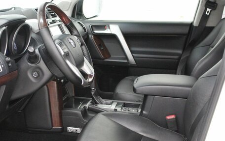 Toyota Land Cruiser Prado 150 рестайлинг 2, 2016 год, 3 550 000 рублей, 24 фотография