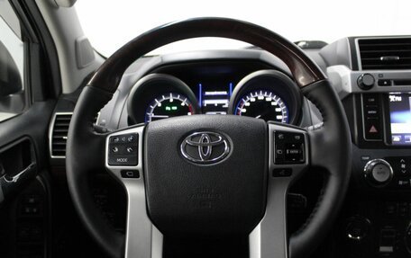 Toyota Land Cruiser Prado 150 рестайлинг 2, 2016 год, 3 550 000 рублей, 23 фотография