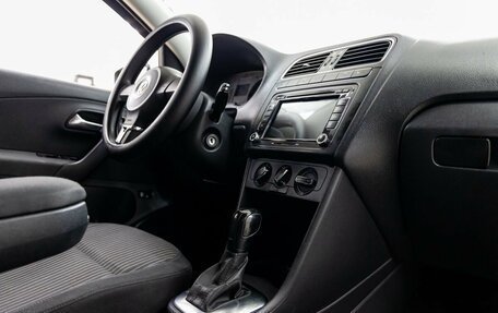 Volkswagen Polo VI (EU Market), 2011 год, 778 000 рублей, 16 фотография
