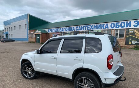 Chevrolet Niva I рестайлинг, 2011 год, 590 000 рублей, 5 фотография